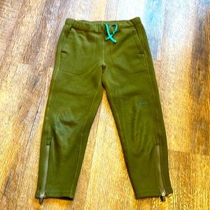 REI kids fleece bottoms. Drawstring waist, zip ankle. Olive xxs (4-5)